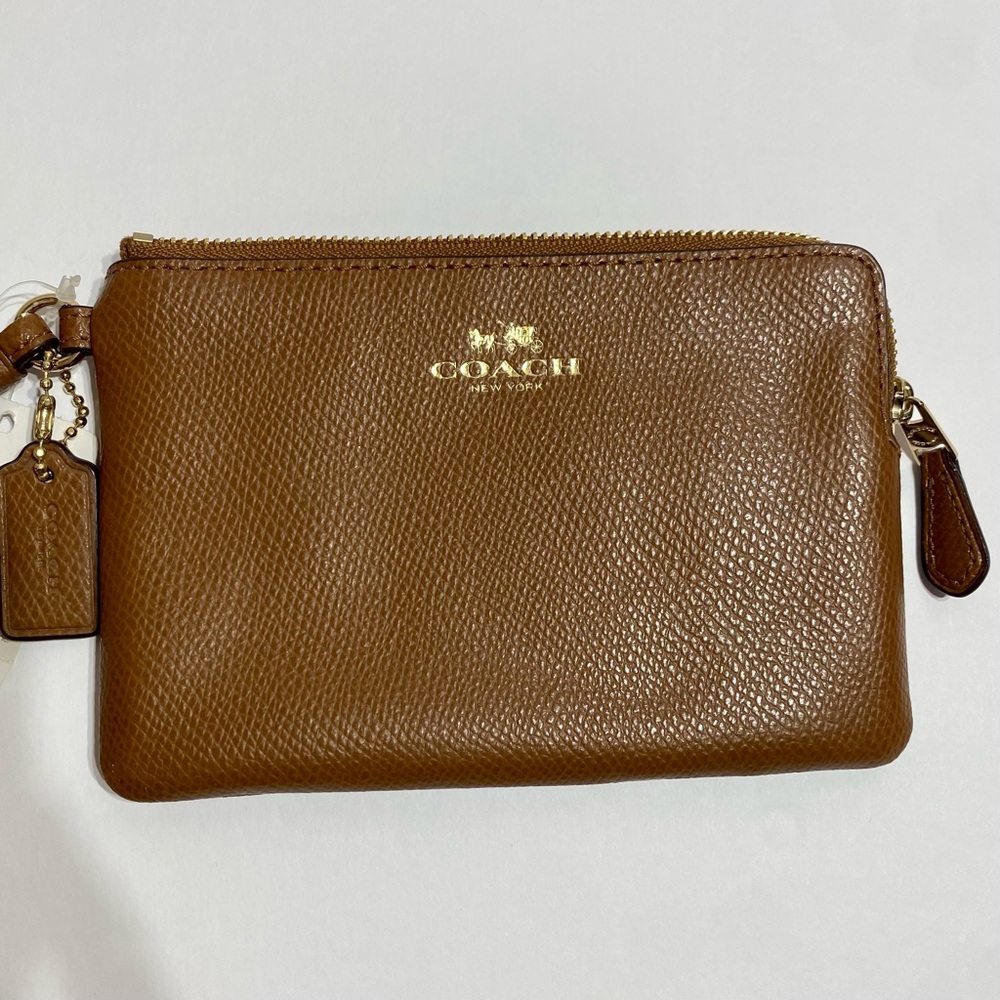 COACH NWT Pebbled Leather Corner Zip Wristlet Wallet Clutch Gold Detailing - Picture 3 of 9